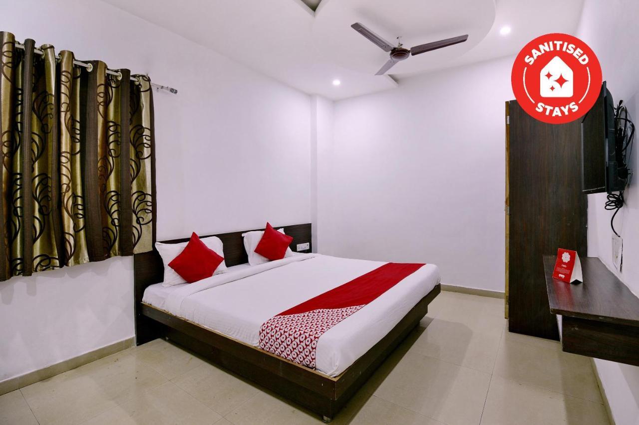 Oyo 9969 Hotel Kshipra Dham Uddzsaín Kültér fotó