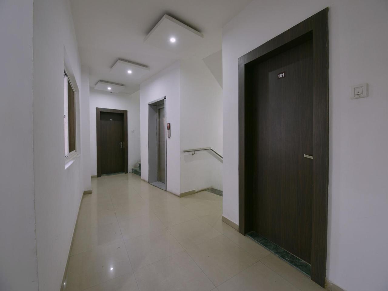 Oyo 9969 Hotel Kshipra Dham Uddzsaín Kültér fotó