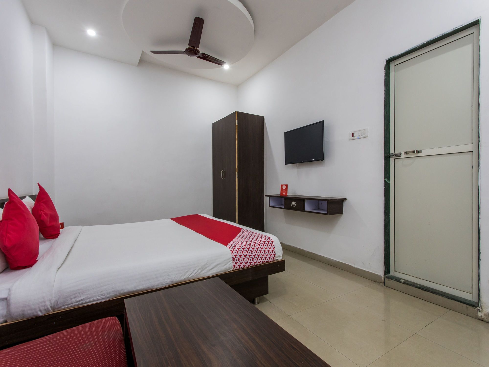 Oyo 9969 Hotel Kshipra Dham Uddzsaín Kültér fotó