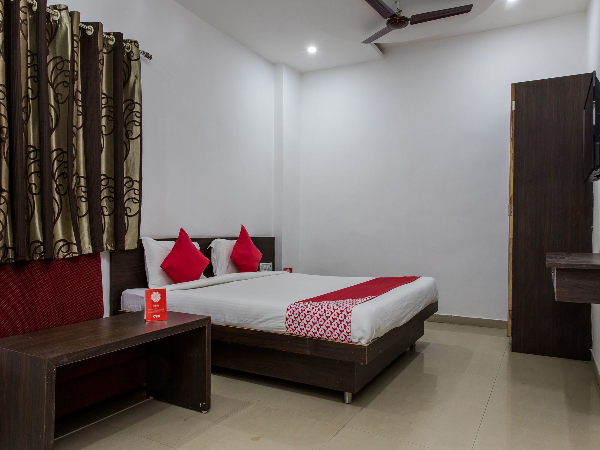 Oyo 9969 Hotel Kshipra Dham Uddzsaín Kültér fotó