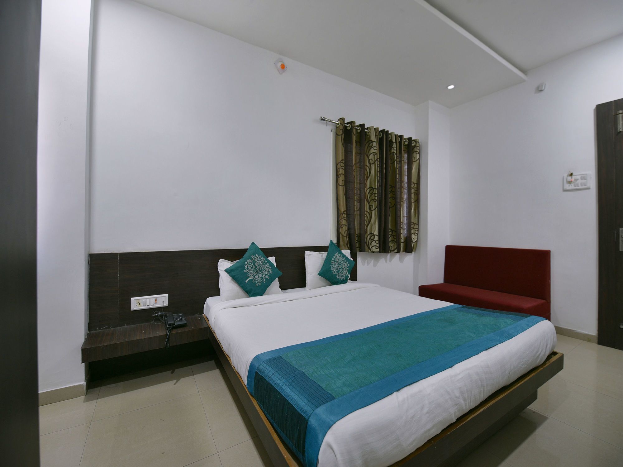 Oyo 9969 Hotel Kshipra Dham Uddzsaín Kültér fotó